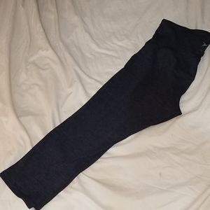 Old Navy Active Go-Dry High Rise Crop Leggings